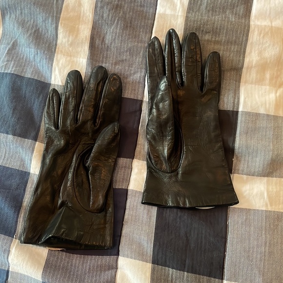 Neiman Marcus Leather Gloves - Picture 2 of 2